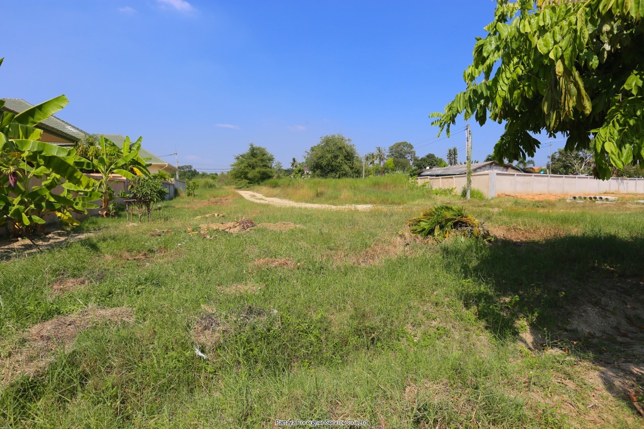 Land in the neighborhood of houses Land  For sale in East Pattaya