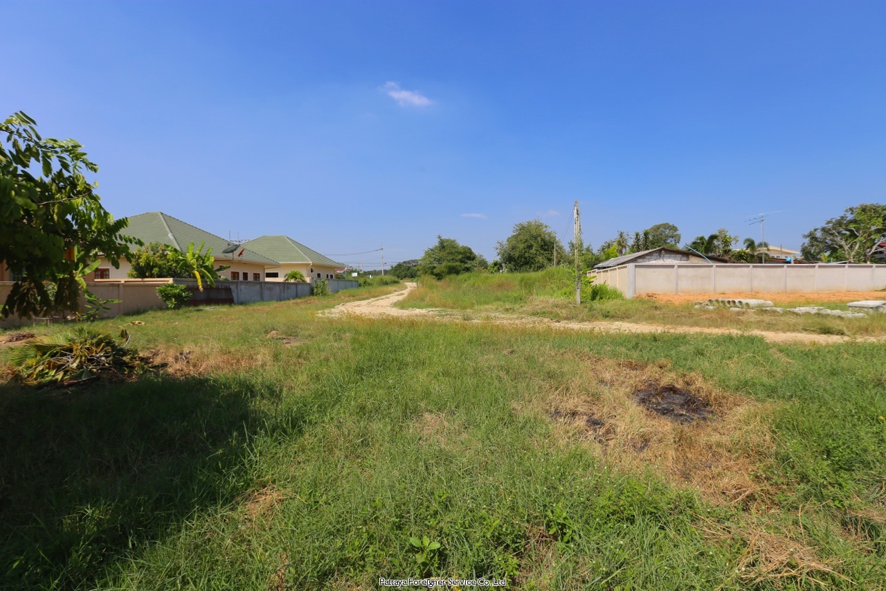 Land in the neighborhood of houses Land  For sale in East Pattaya