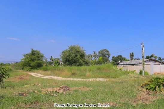 Land in the neighborhood of houses Land  For sale in East Pattaya