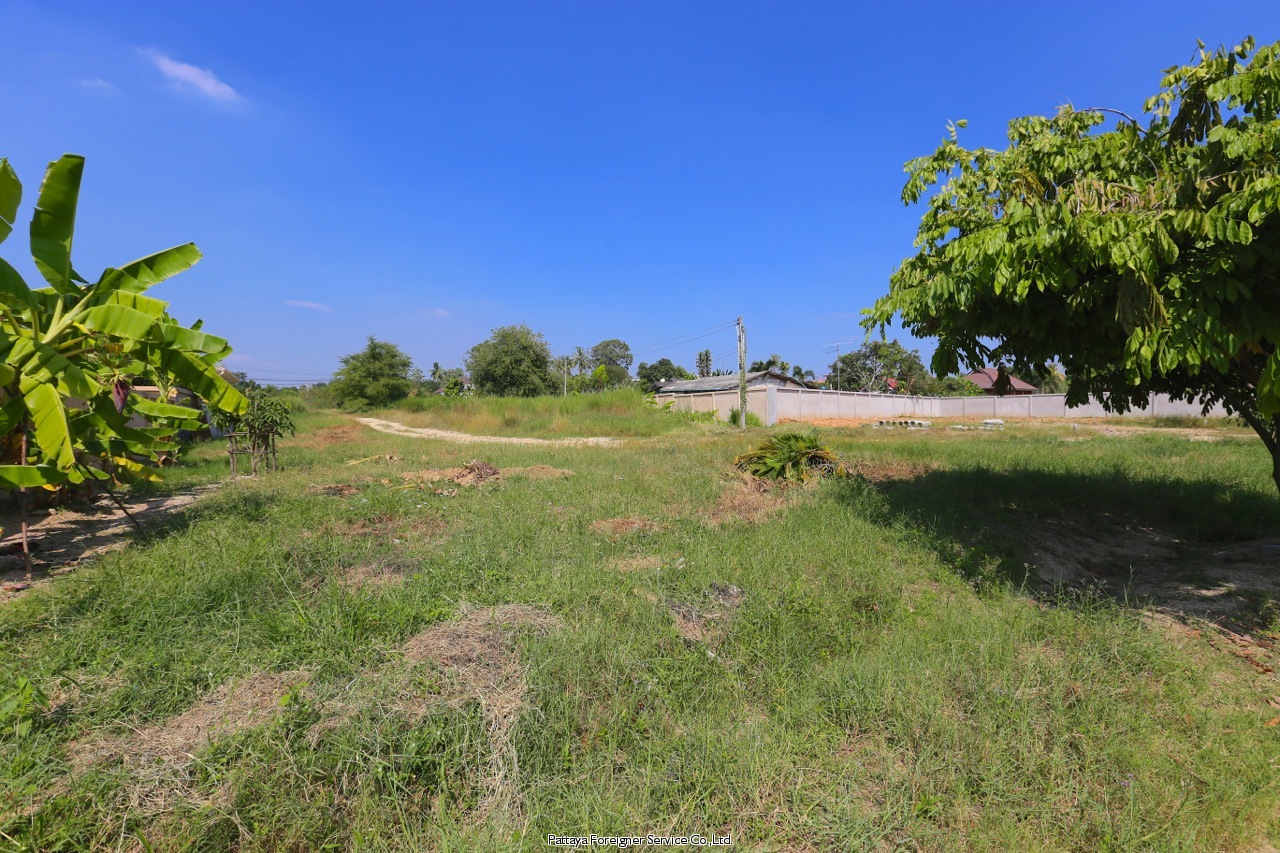 Land in the neighborhood of houses Land  For sale in East Pattaya