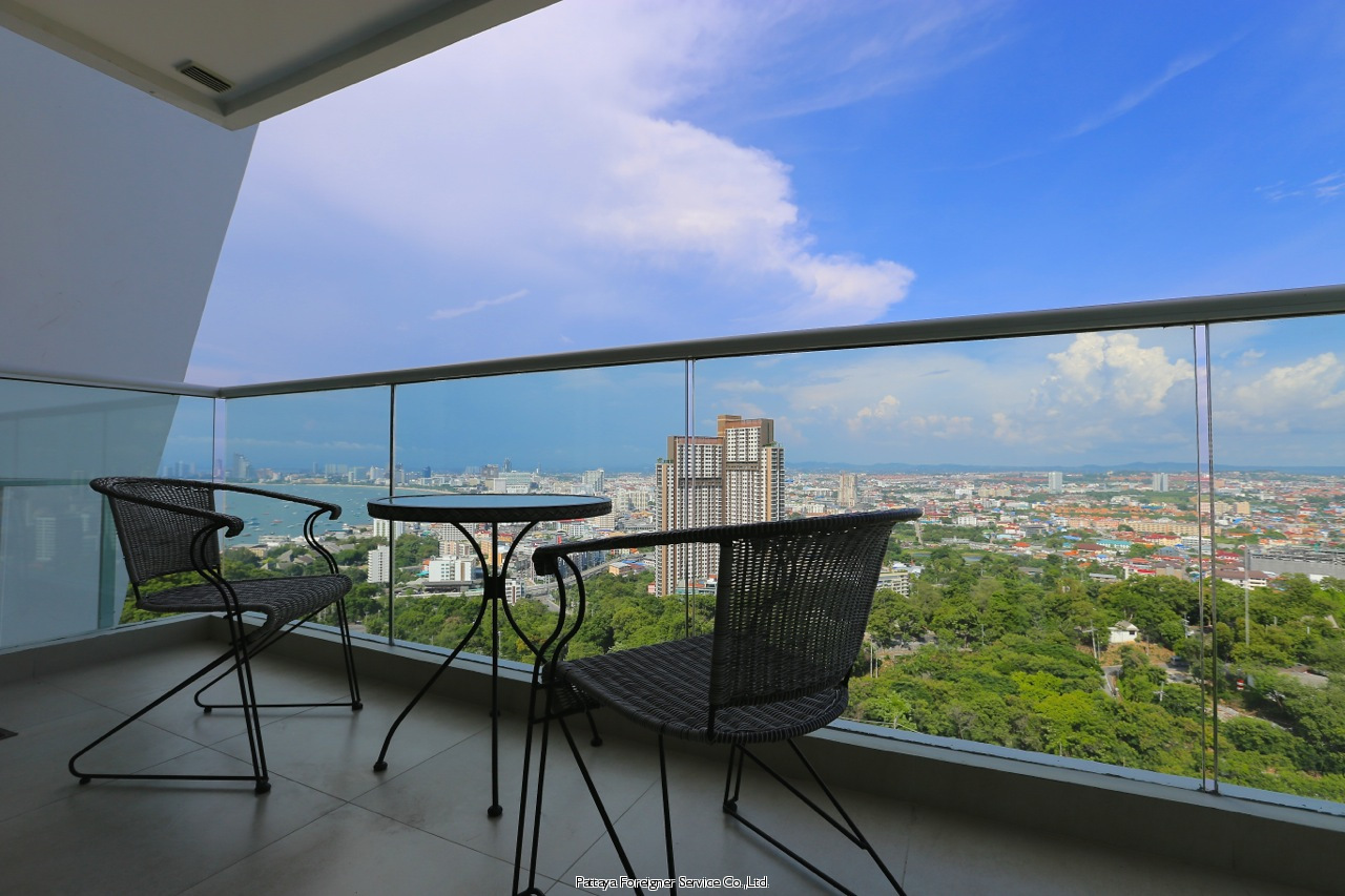 Amazing views over Pattaya Condos  For sale in Pratamnak