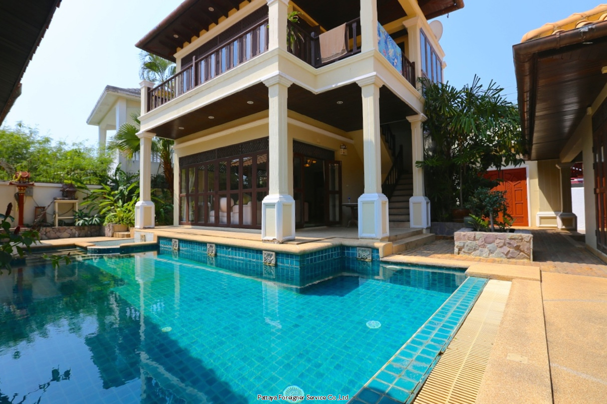 Charming Thai style house Houses  For sale in South Pattaya