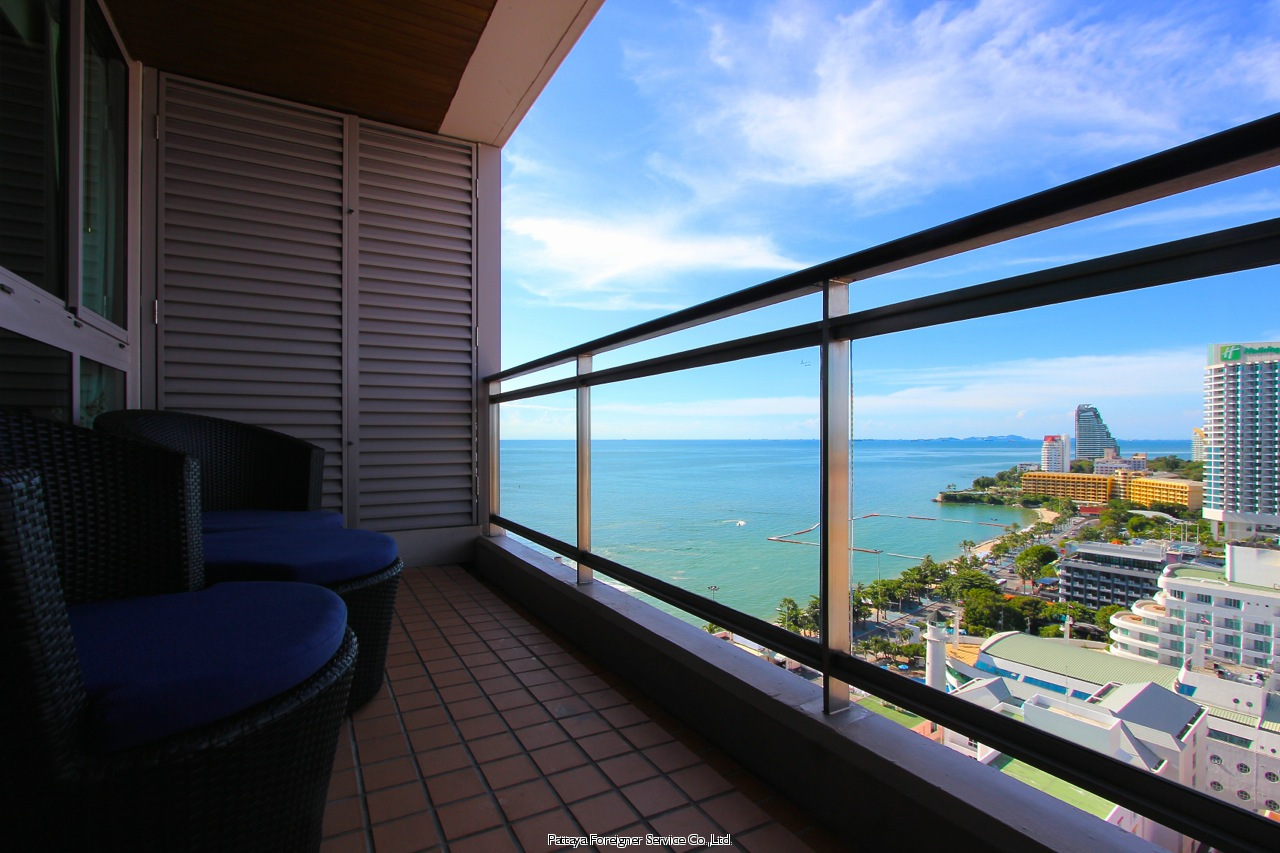 Condo in Five Star Building on Pattaya Beach Road Condos  For sale in Central Pattaya