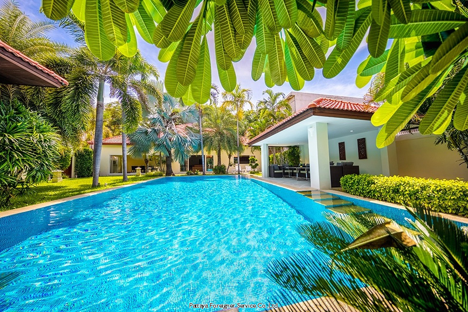 Spacious Luxurious Villa 100 meters from the beach Houses  For sale in Pratamnak