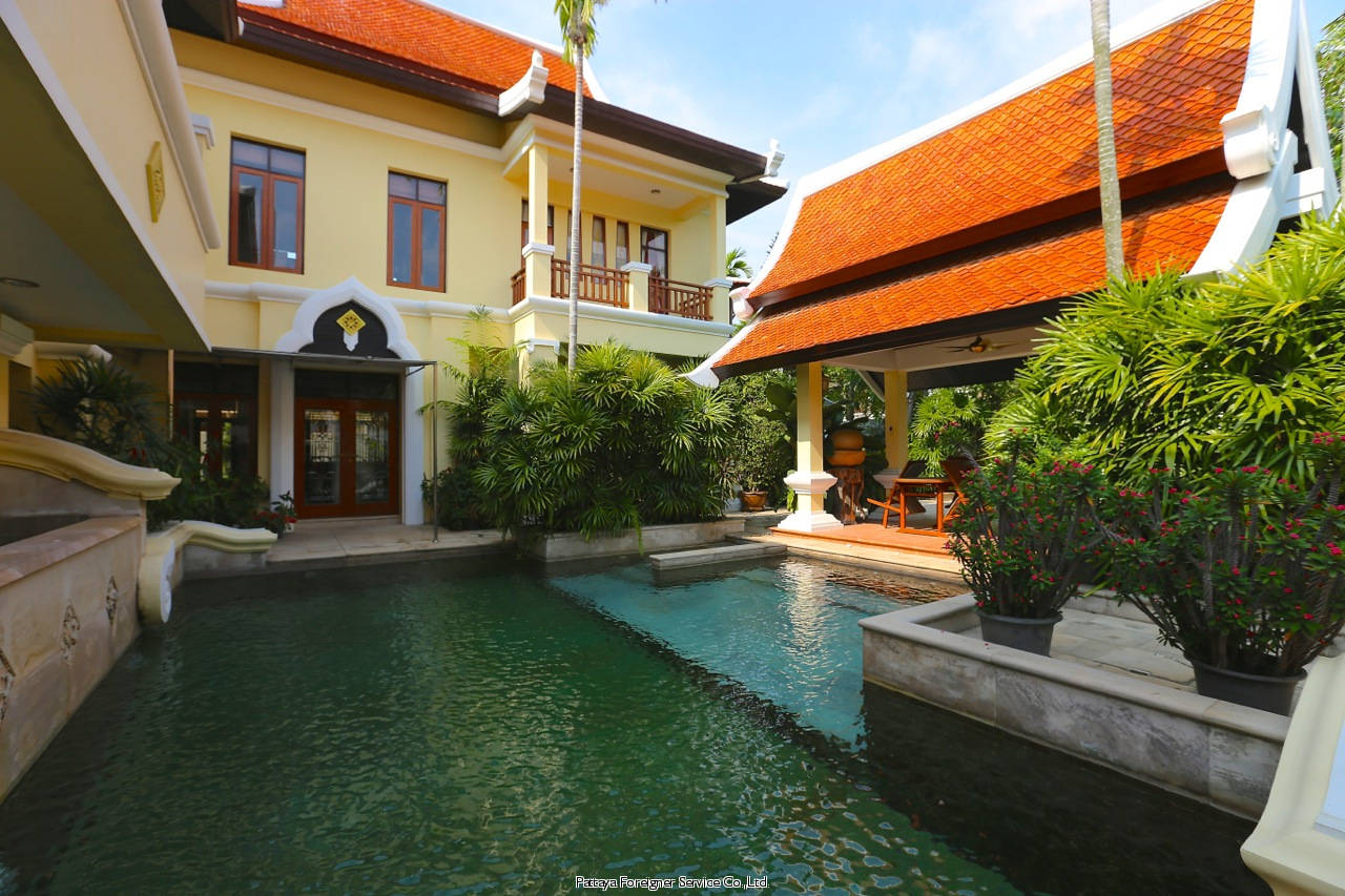 Villa at the sea with canal access Houses  For sale in Na Jomtien