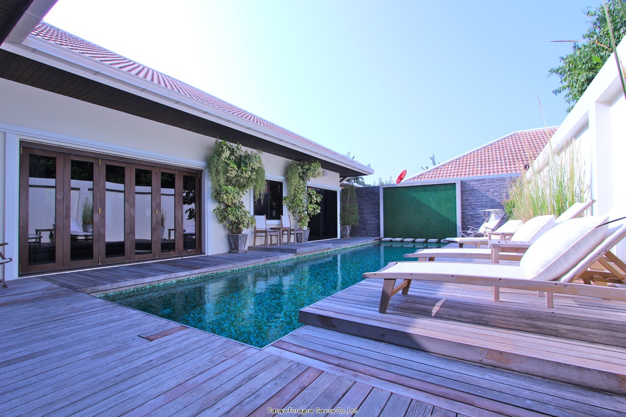 Jomtien Park Villa Houses  For sale in Jomtien