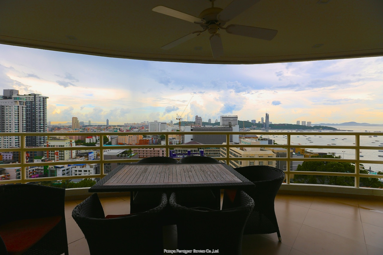 Condo in the center of Pattaya Condos  For sale in Central Pattaya