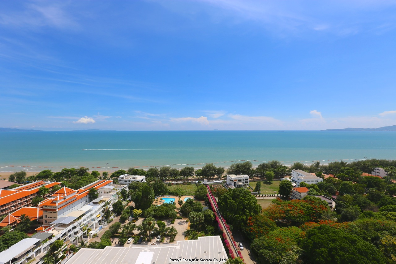 Beachfront Penthouse in Jomtien Condos  For sale in Jomtien