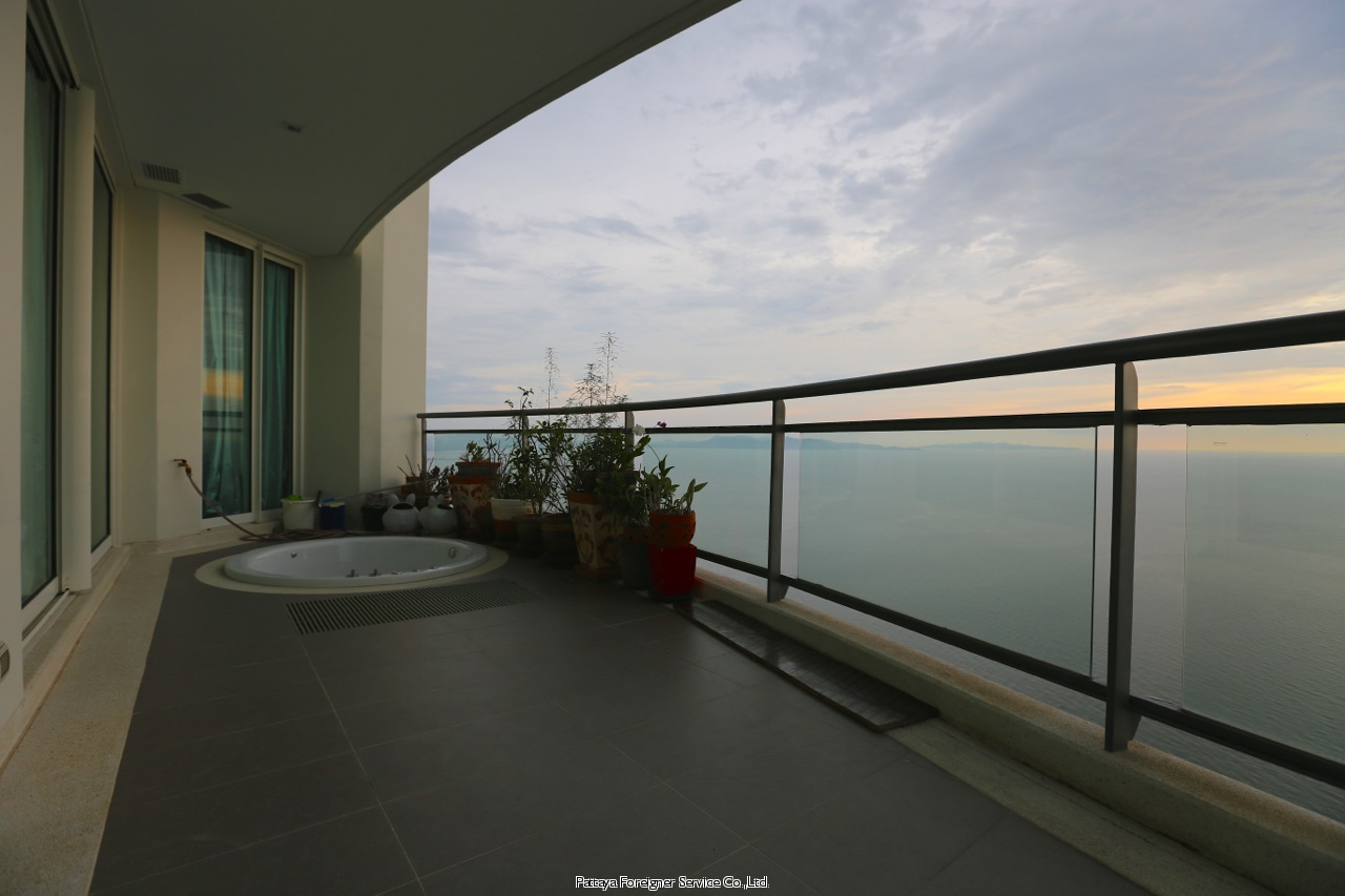 Luxurious Designer Condo with awesome view Condos  For sale in Na Jomtien