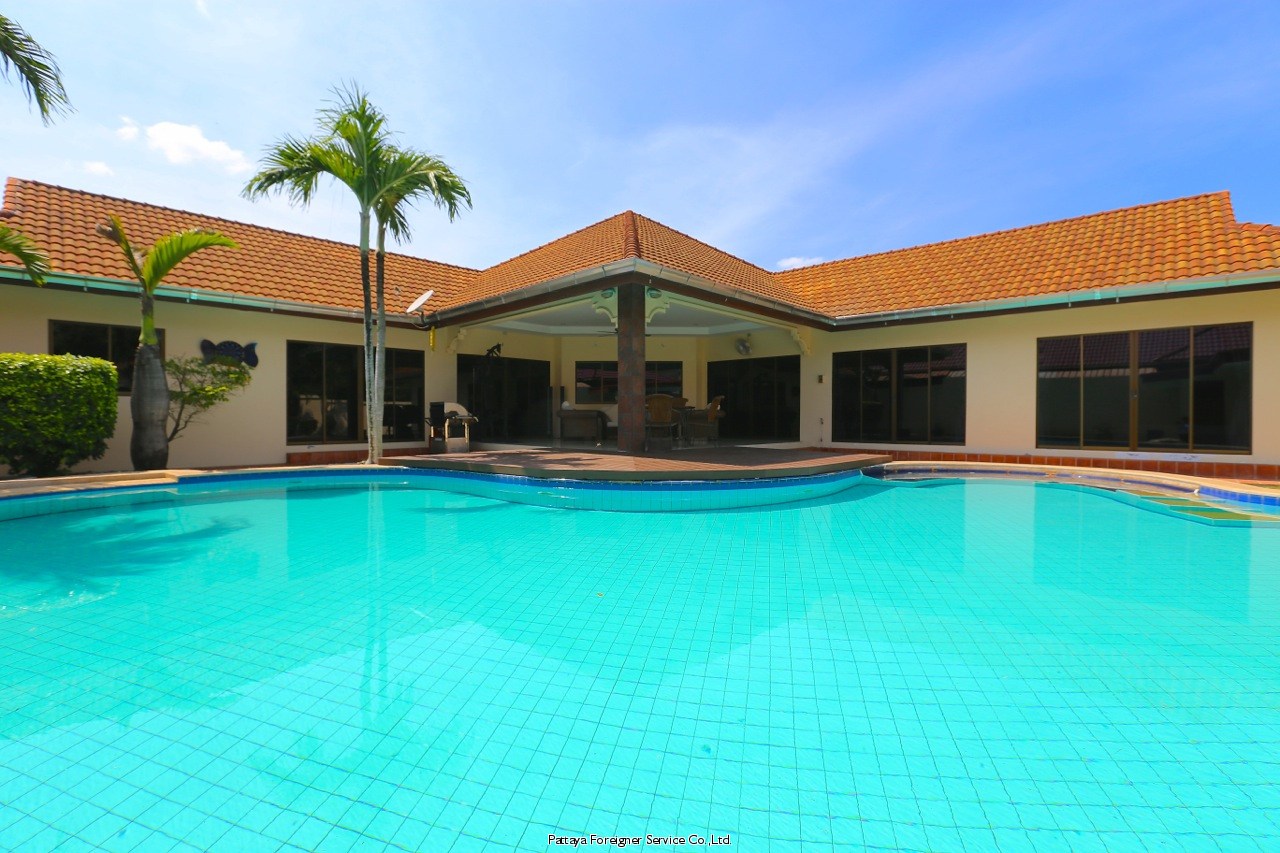 Pool Villa at great price in Mabprachan Houses  For sale in East Pattaya