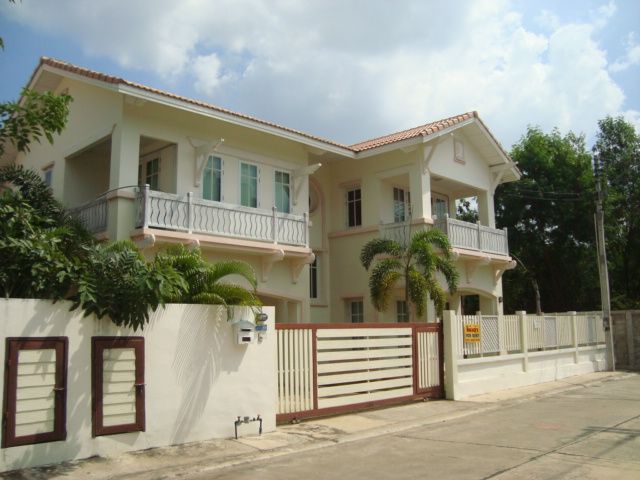 Luxury House at Jomtien Beach Houses  For rent in Jomtien