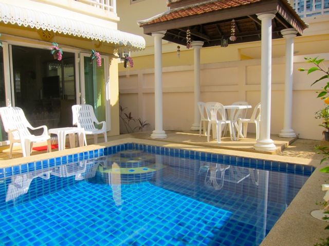 House in Jomtien 250 meters from the sea Houses  For rent in Jomtien